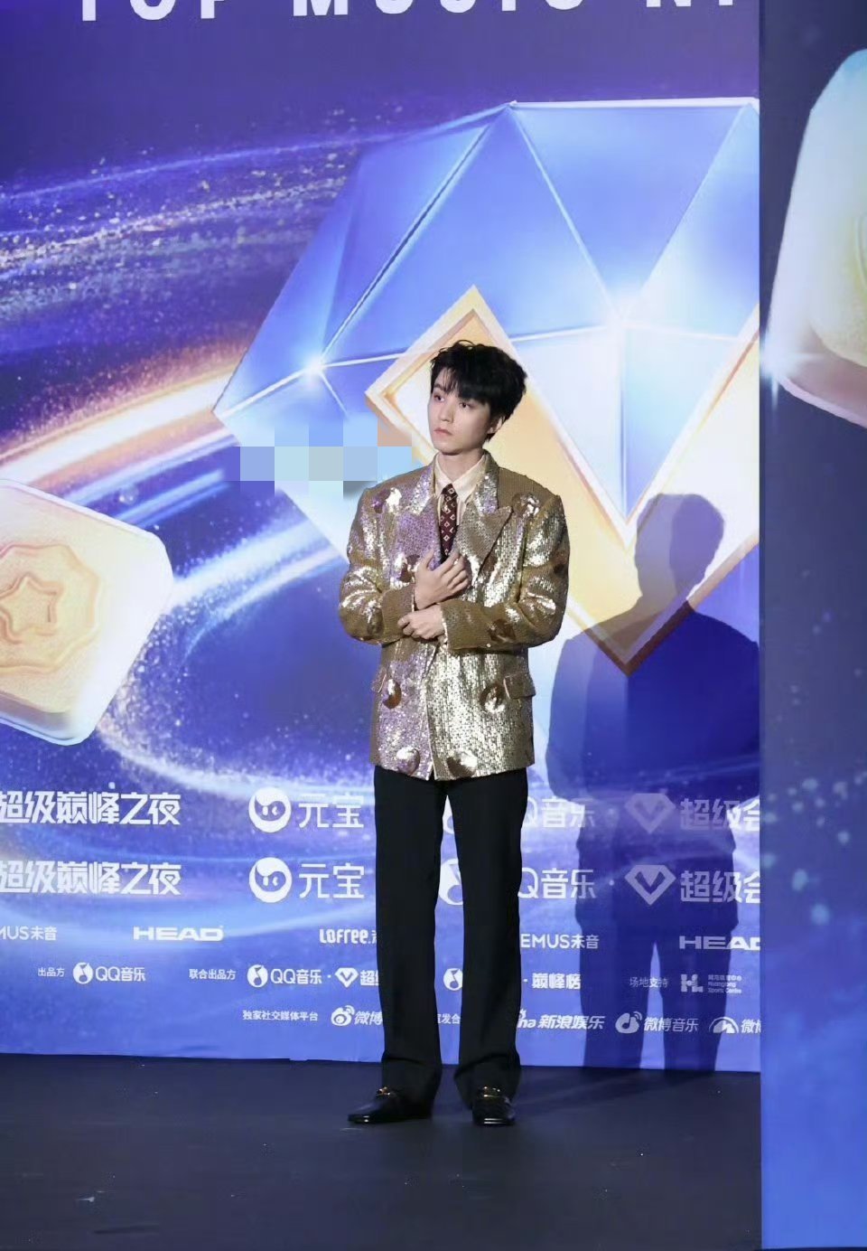 时光真的偏心…王俊凯灵气不在，易烊千玺越变越有味道内娱最唏嘘的同队对比💔