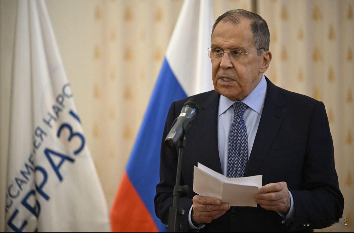 快报！莫斯科传来重磅消息。3月16日晚上，俄罗斯外长拉夫罗夫直接点名美国和以