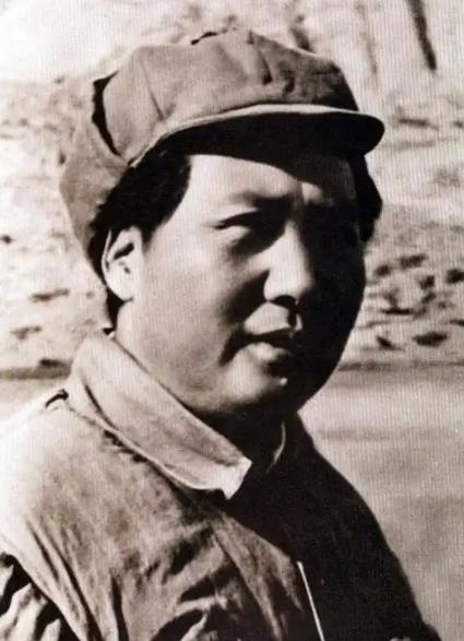 1947年，沙家店战役胜利后，毛主席满脸疲惫地对李银桥说：“你去想想办法，帮我搞