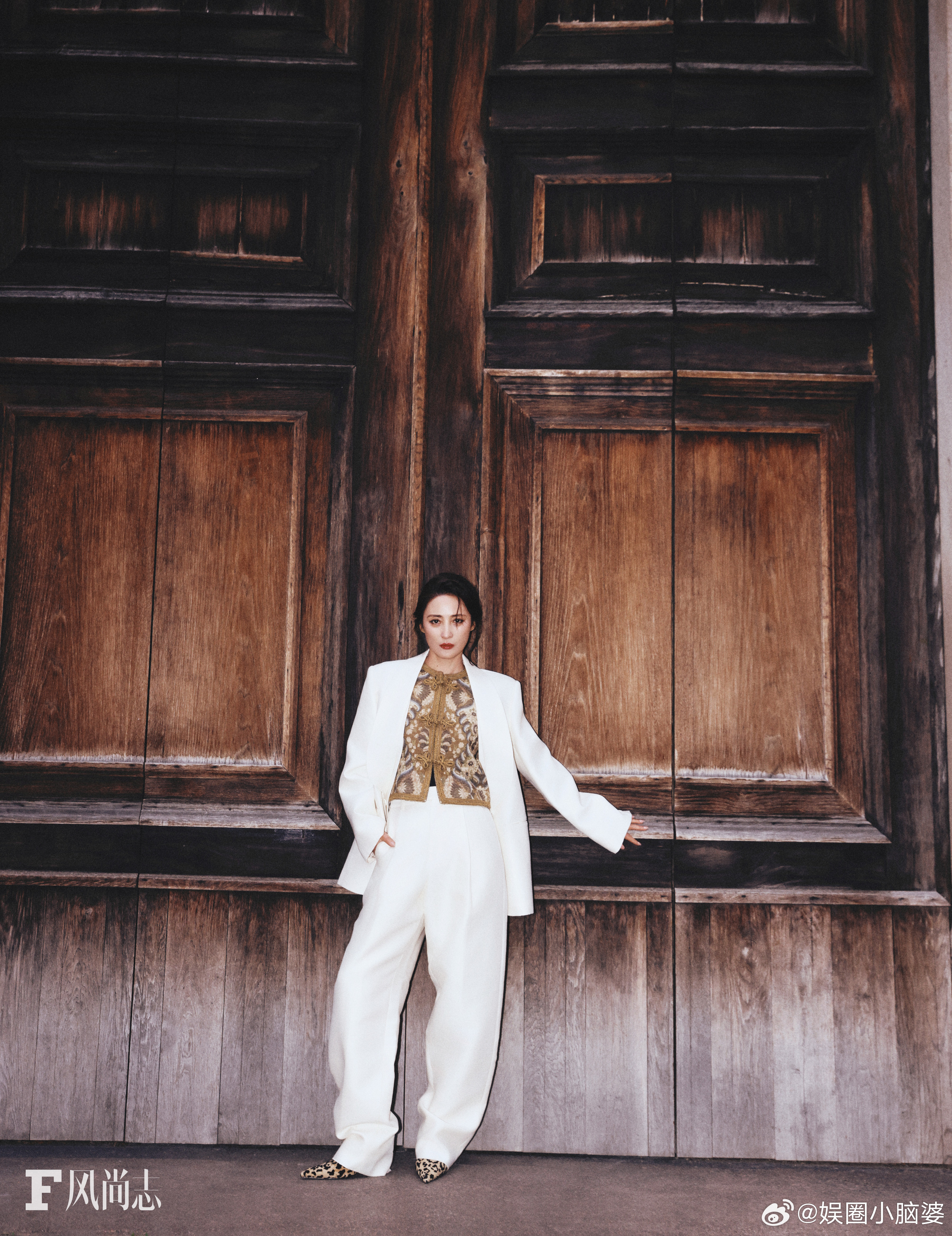 蒋勤勤淡淡的就会顺顺的不刻意不张扬，从容淡定出美人，蒋勤勤这松弛感封神了，越看越