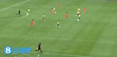 U19国足进球了，1:0领先澳大利亚U19，这个进球虽然是杨铭锐打进的，但是最大