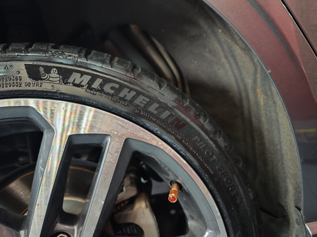 20款A3换四条米胖子ps5原厂的韩泰胎噪太大了，4w公里没少压钉子，再加上一