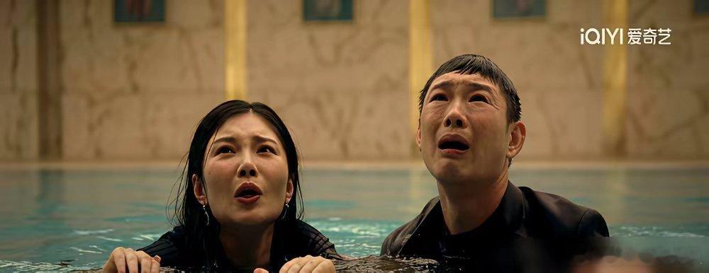 王传君当着全剧组的面，指着宝石老舅的鼻子：你演一个我看看？没想到宝石老舅一秒入
