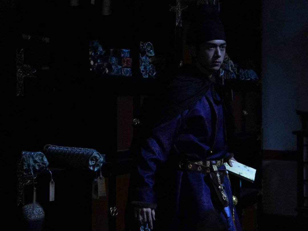 李现重回内娱上班状态夯爆了李现说爬山暂停回内娱上班的时候那个笑容太有感染力了。