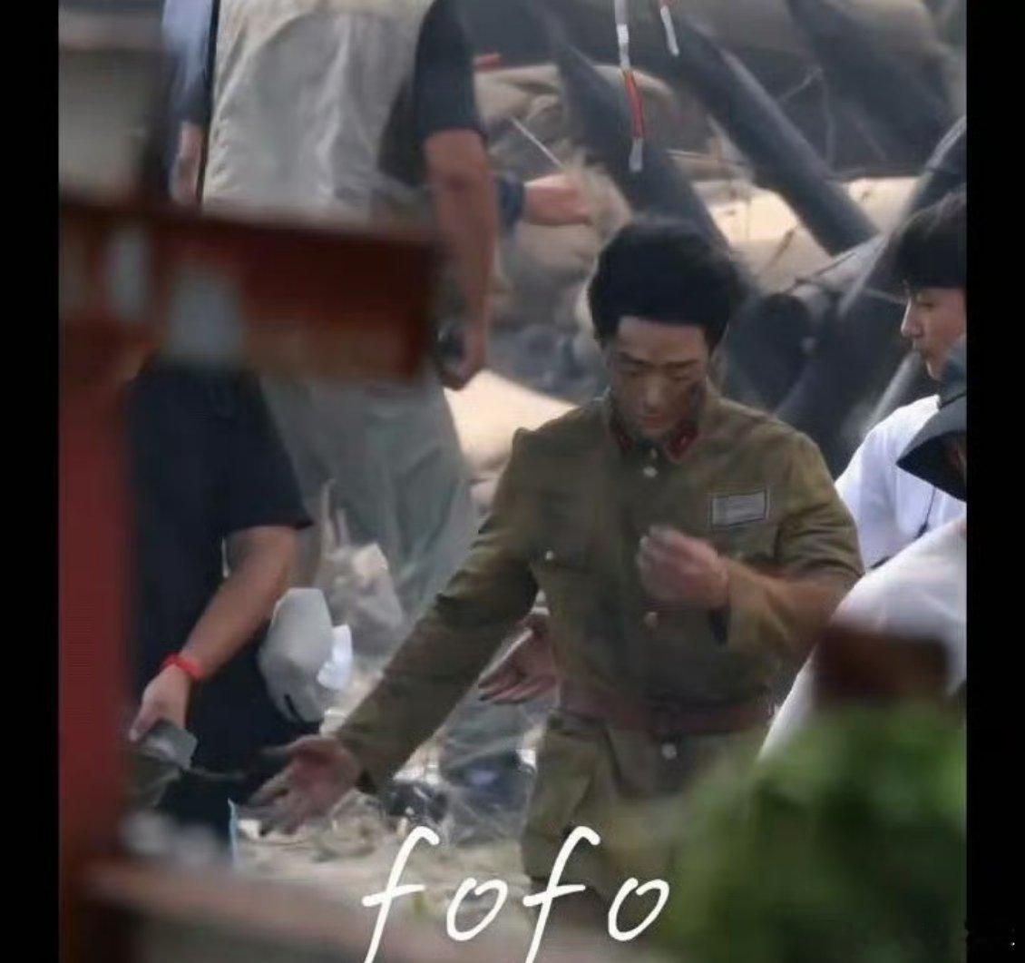 肖战谍报上不封顶爆炸戏路透肖战谍报上不封顶战损路透硝烟里的破碎感被肖战演绎得淋