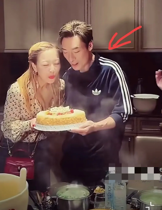 琢磨了很久，终于明白郑秀文为什么没和许志安离婚。不是因为黄心颖道了歉，也不是许志