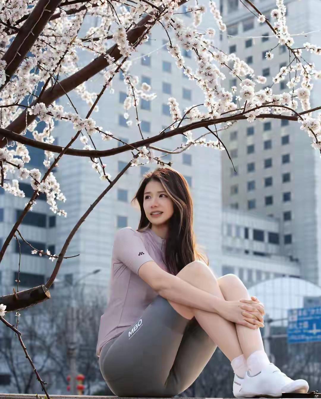 人生就像一场直播，没有彩排。春天的某一天突然觉醒了…