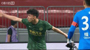 王钰栋这脾气需要收敛一点了，年轻气盛可以理解，但是指责队友真的不是好习惯！对阵