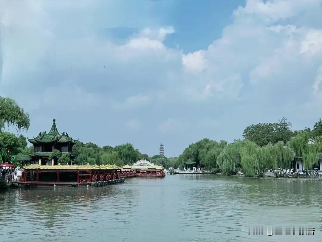 扬州和泰州谁的地理位置更优越?同样位于江苏的中轴线上的扬州和