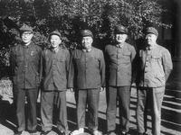 开国大将基本难进政治局，而这位上将却连任3届，他有何特殊之处翻开开国将帅名录，