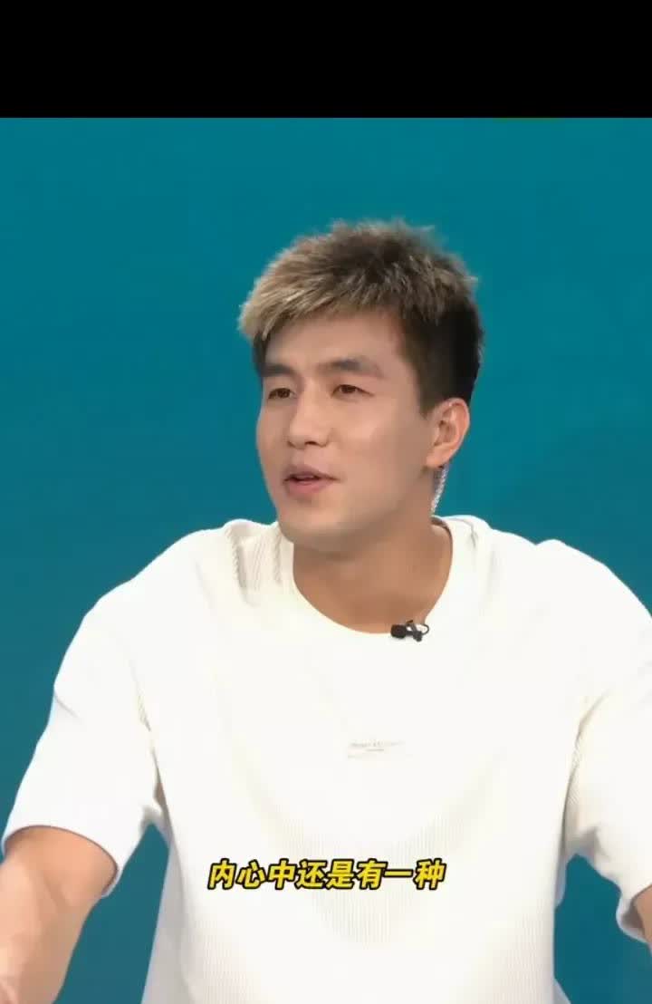 郭艾伦终于开口了。一句“我老叔”，全场破防。不是官方通报，不是通稿吹捧，是球