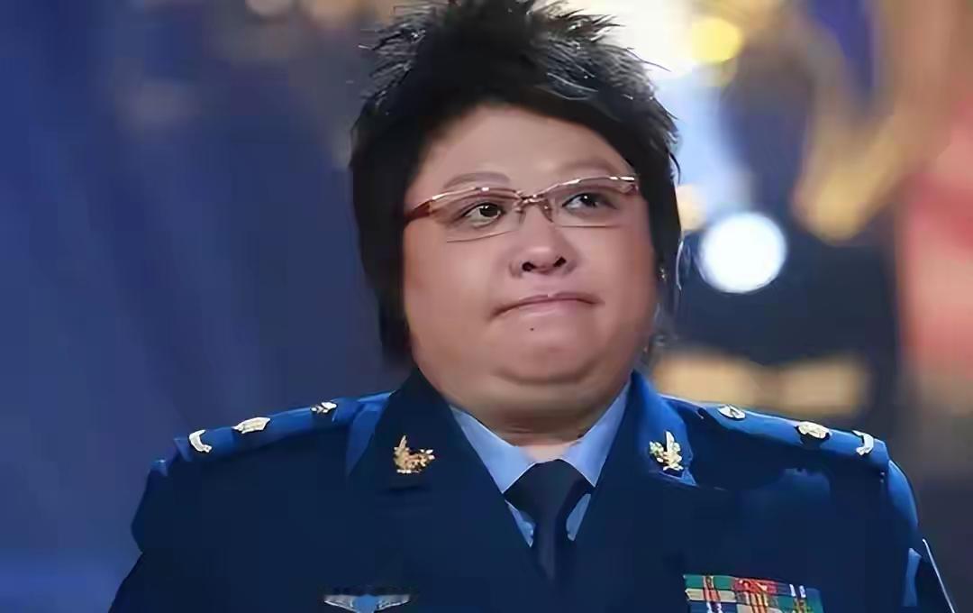 “藏”了30多年，韩红父亲竟是家喻户晓的他，怪不得都不敢得罪！韩红在娱乐