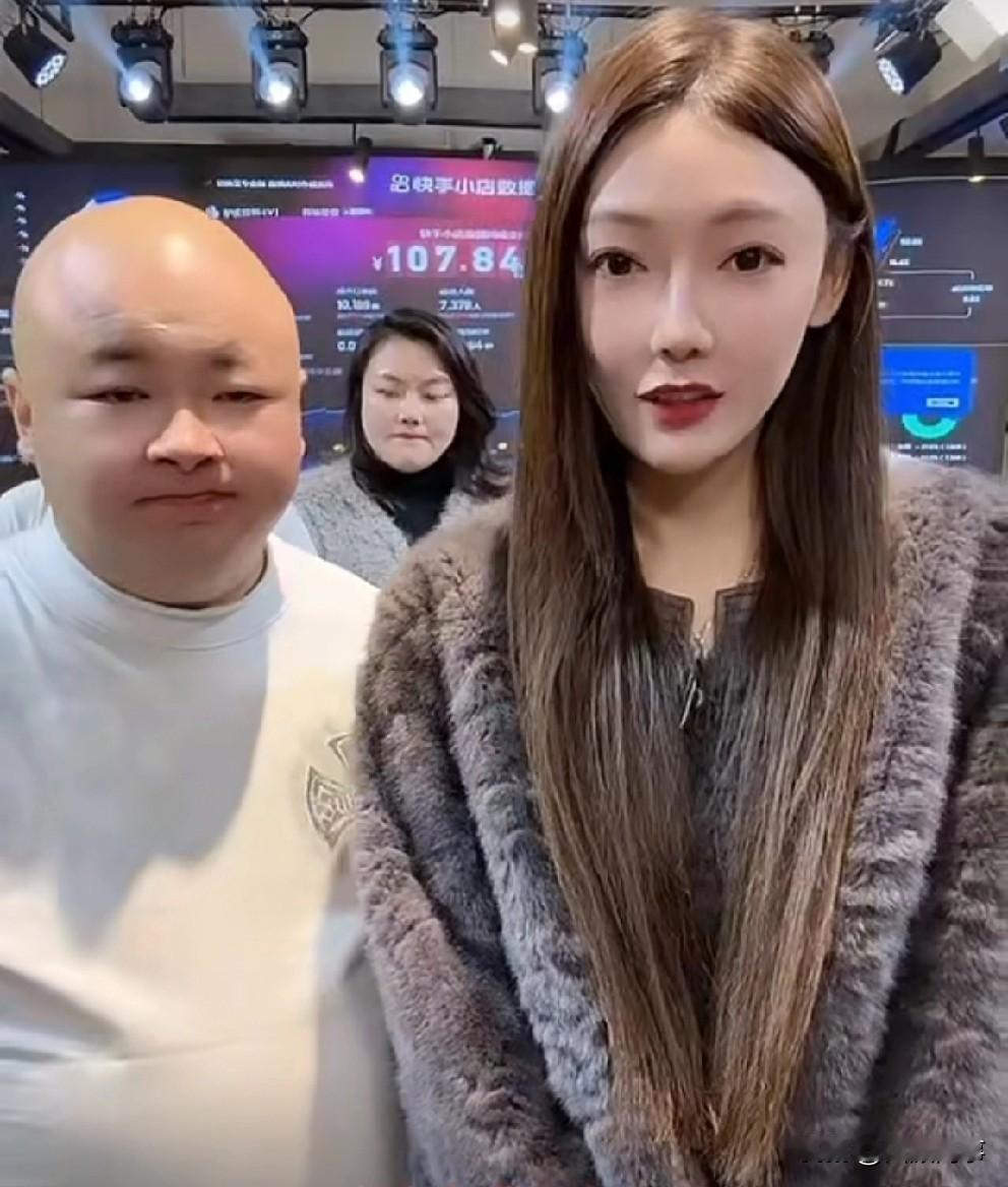 家人不同意佳希与老狗恋爱，老狗表态：随时可领结婚证！佳希妈