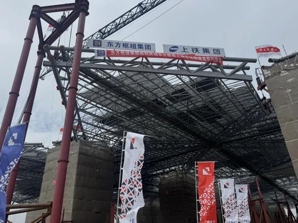 7.4万平方米的钢铁穹顶，上海又干了一件让全国仰望的大事！5月14日，上海东