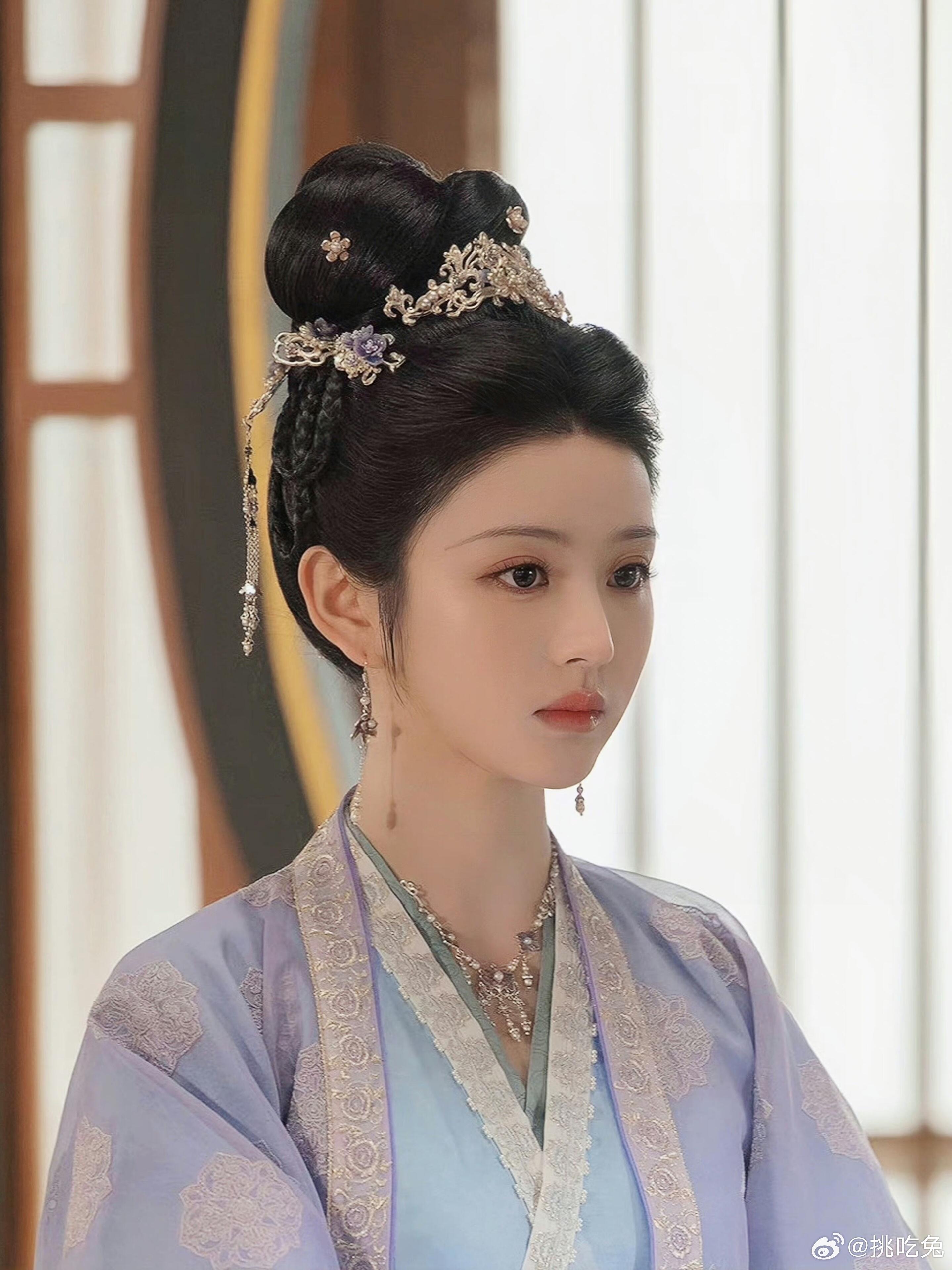 “当田曦薇失去刘海”都好看但是有刘海更有辨识度没有刘海感觉有点认不出来了