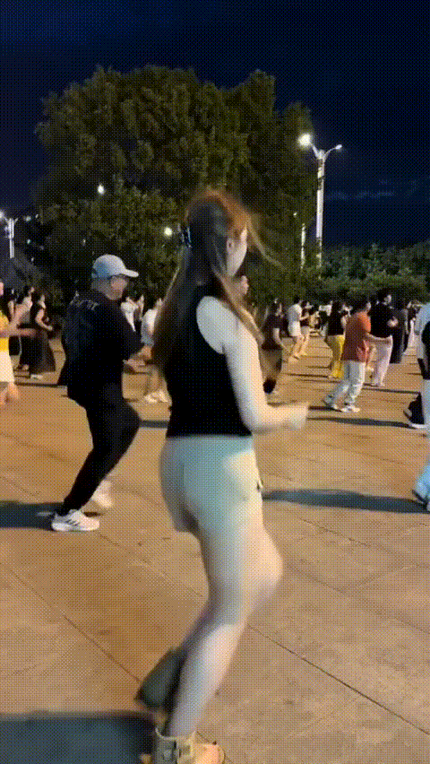 我再次重申一下，我讨厌的只是广场舞大妈，而不是广场舞…