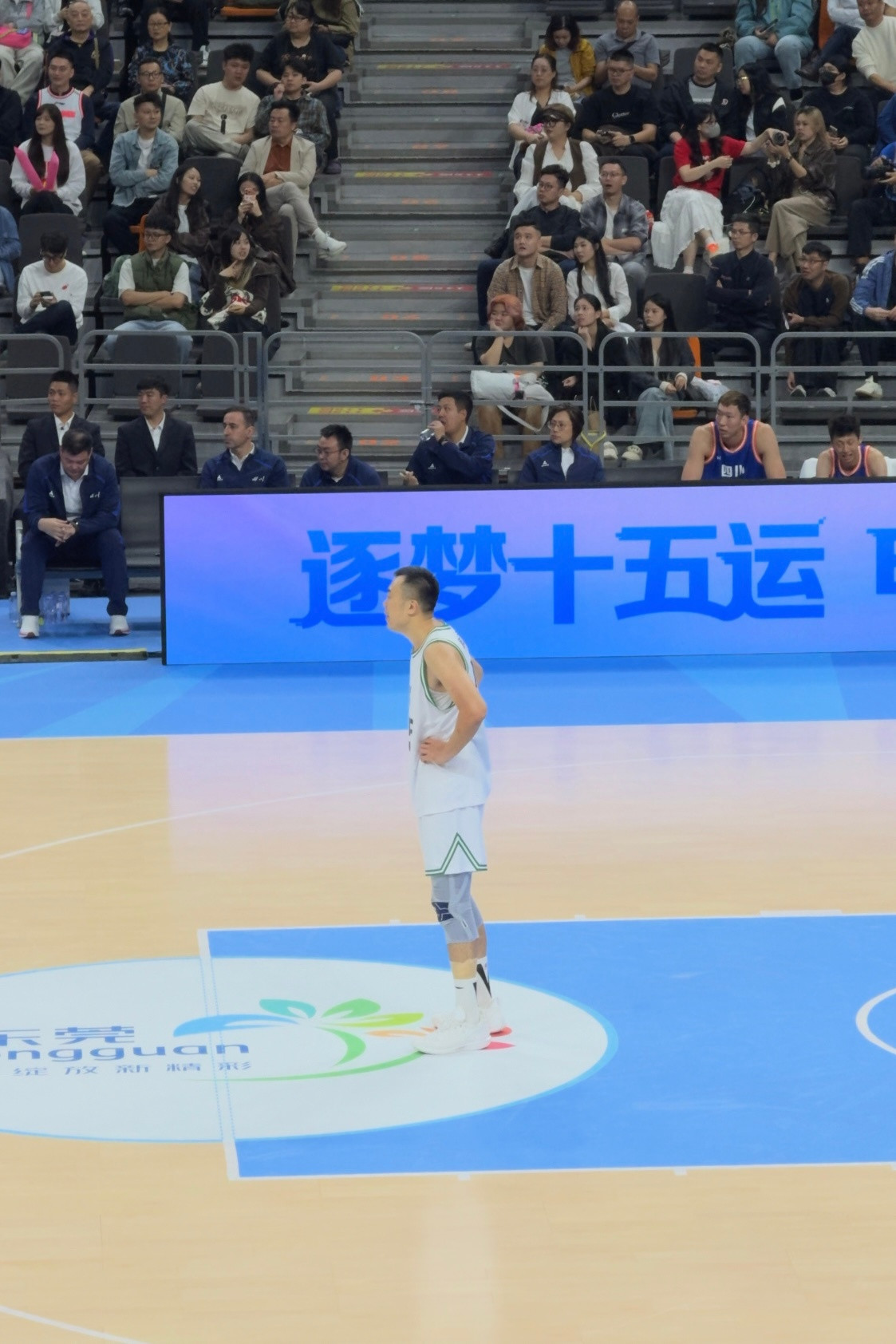 半场四川43-40领先辽宁。这场另外的意义是，韩德君最后一场职业比赛，今天看他在