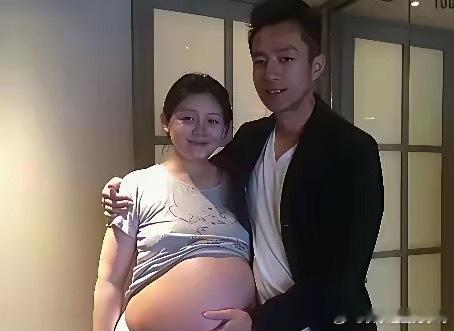 二婚和头婚的差别，看男方表情一目了然！感觉现在的汪小菲，眼里没有光了！