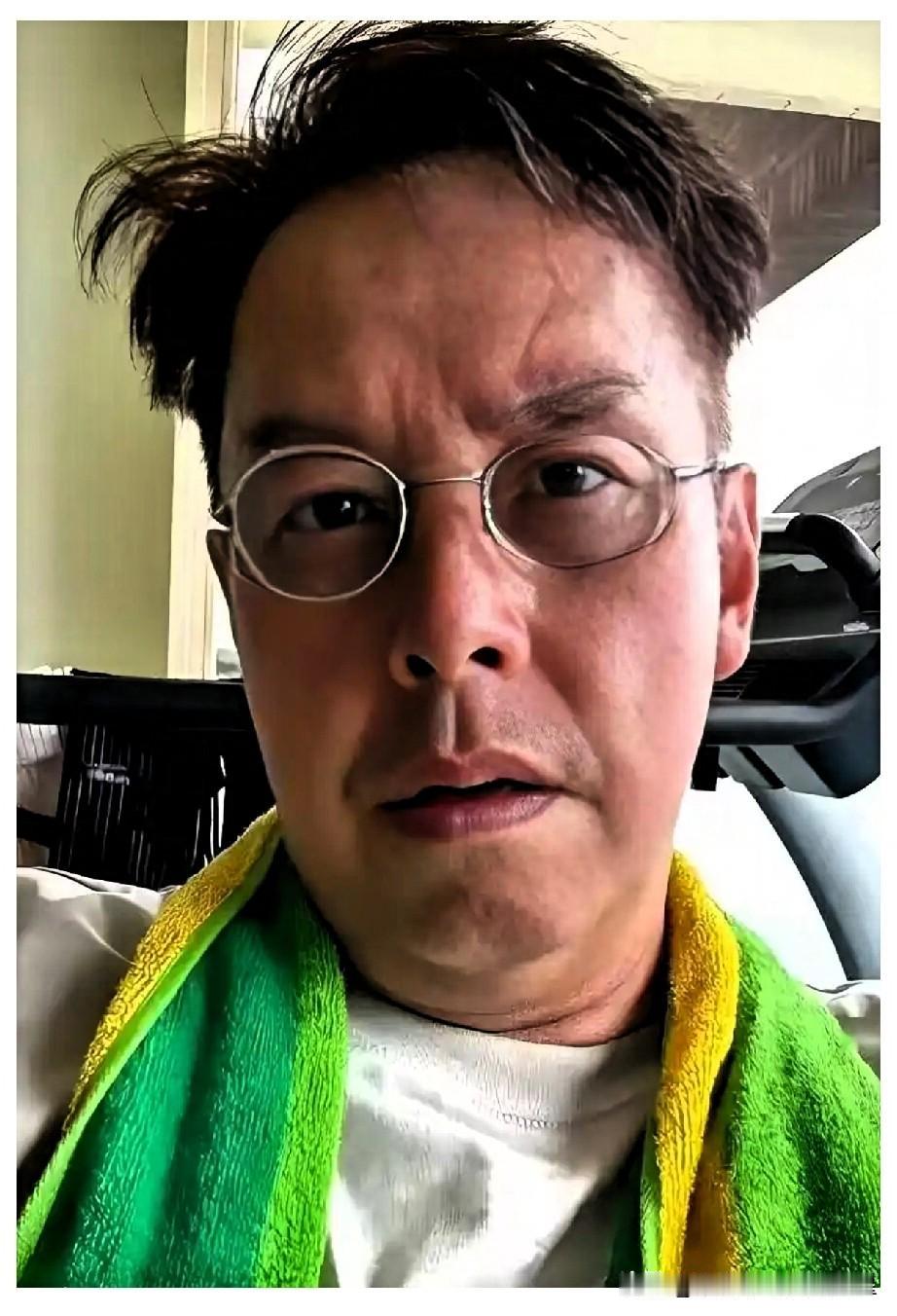 票价这道坎谭咏麟算是打了个样。他七十六岁，红馆连开十场，最高票价1280港币