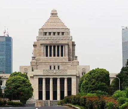 中国对日政策似乎在悄然改变，已经放弃了对日本秉持睦邻友好关系的所有期待！因为中国