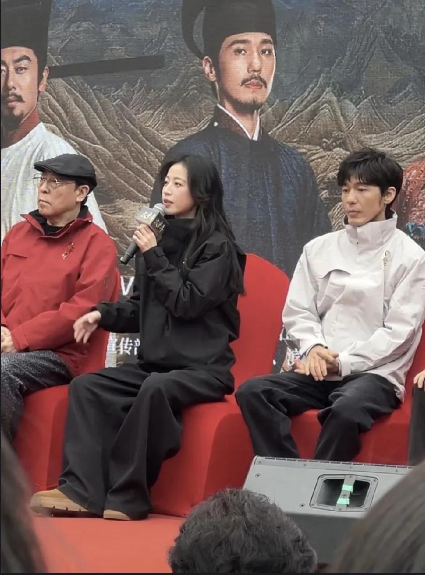 这么看，近日流行古装真是穿对了。你们看在太平年里，白宇身高一米八上，演的钱弘俶