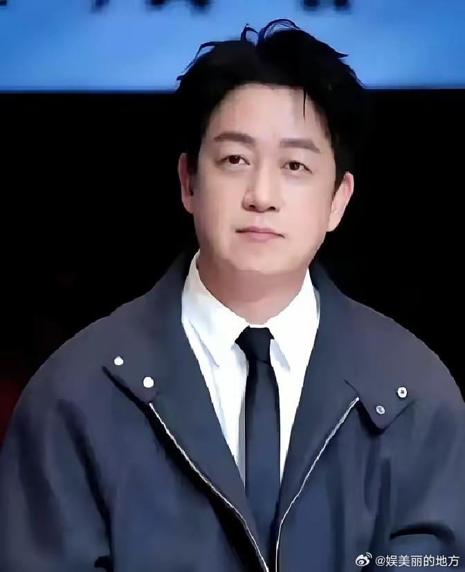 你们见过最无声的破冰吗？潘粤明董洁分开11年，儿子顶顶高三突然搬回爸爸家住，没哭