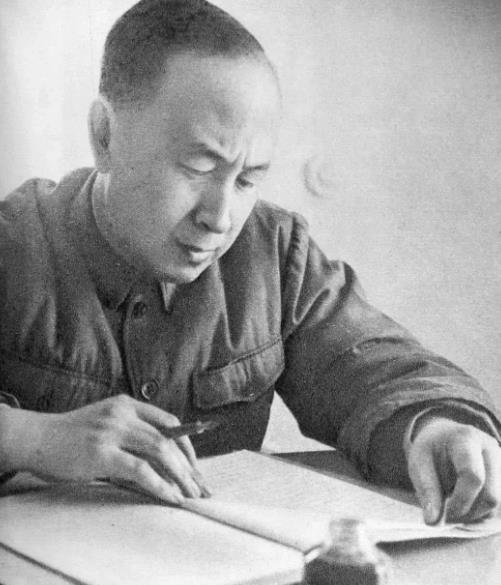 从1979年至1986年，钱学森先生连续3次拒绝美国！连中央领导出面劝都不行！钱