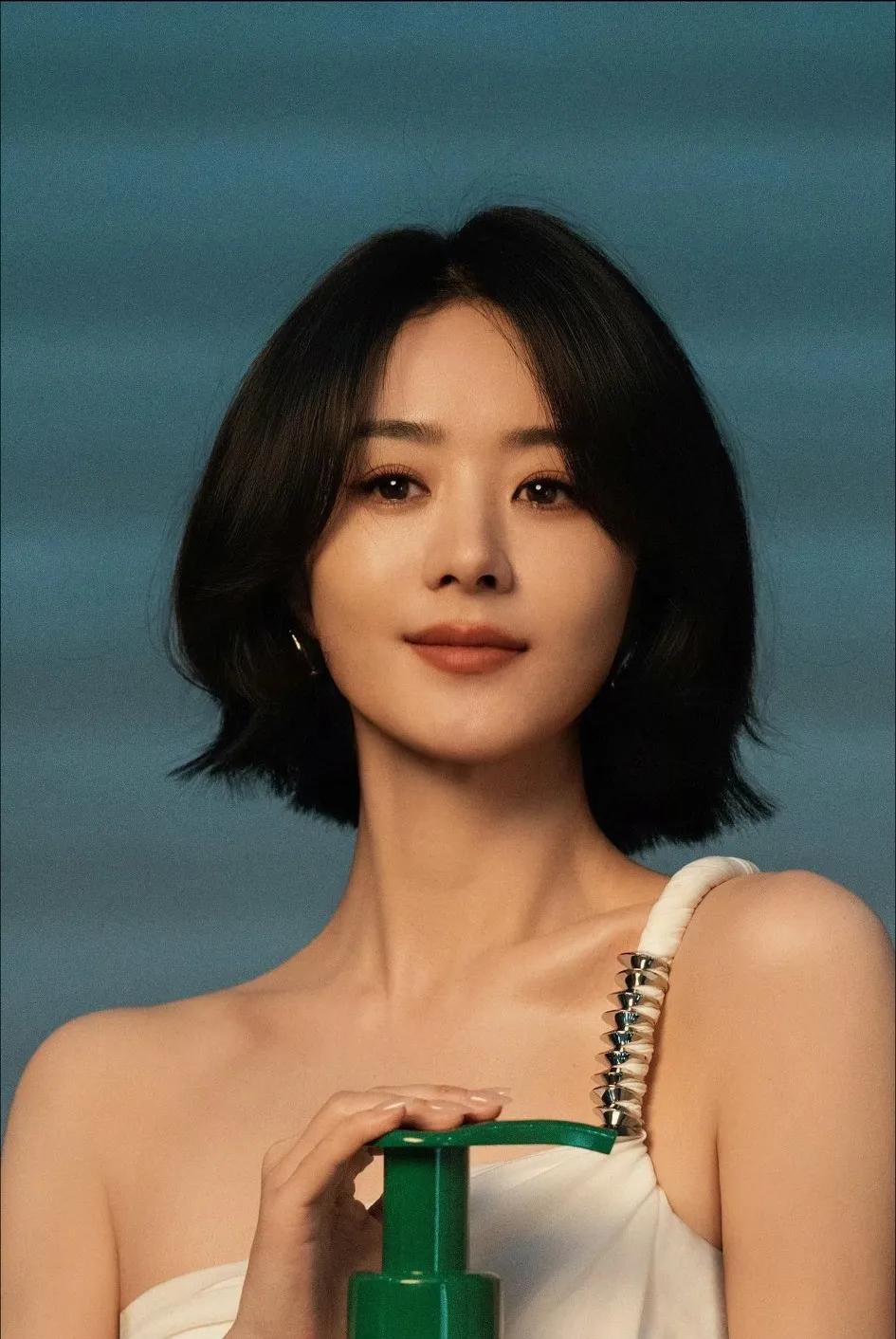 哎呀呀，这是谁家的美女呀？简直迷死个人！哈哈，我们丽颖真的穿啥