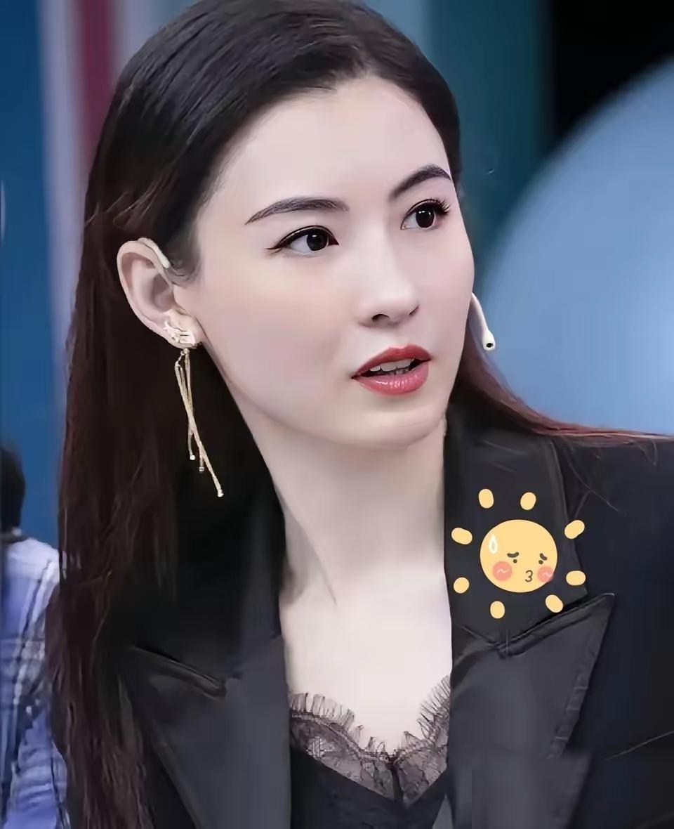 真的太巧了刚被谢霆锋演唱会刷屏，张柏芝就传来新消息，她加盟华纳音乐中国后推出