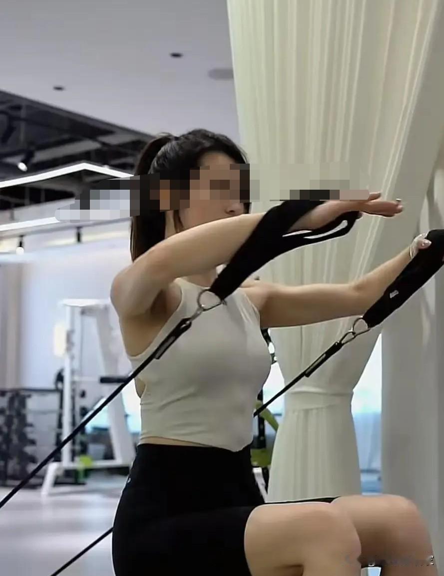 真不知道这个所谓的“闺蜜”图什么，近日一起原配起诉第三者与丈夫的重婚罪，引起了全