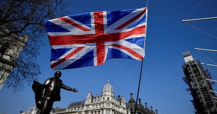 英国宣布对俄罗斯实施新制裁,因其强行驱逐乌克兰儿童英国宣布对参与强行驱逐、“再教