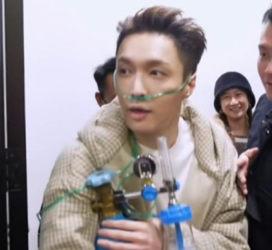 张艺兴最稳了！人设不倒