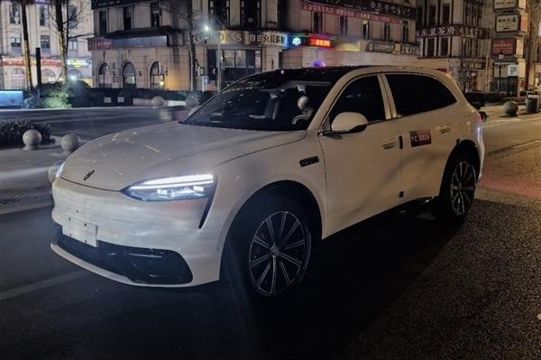 问界M6“黑武士版”实车曝光强化运动与科技感，成为鸿蒙智行2026年关键走量车型