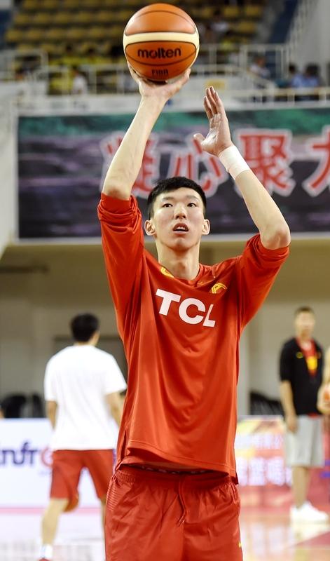 其实现在谈重回巅峰真的有点早，先把重返季后赛这个务实目标落地，反而更靠谱。上赛