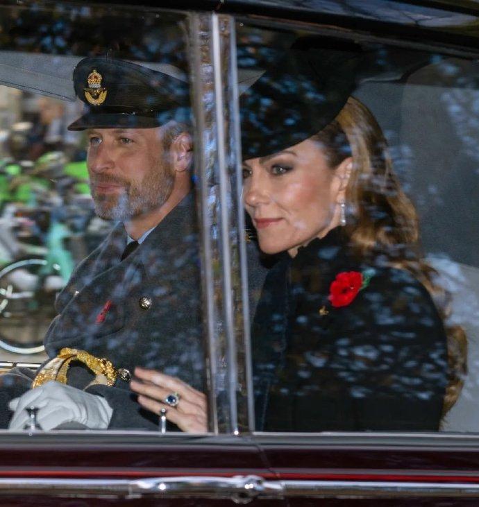 英国王室在纪念仪式上的人物剪影📷