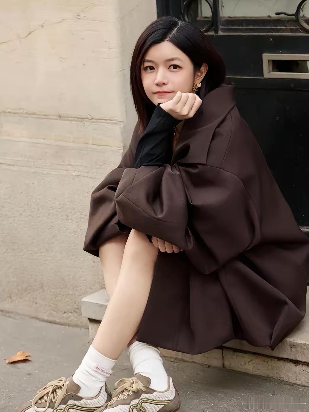 终于知道明星为什么那么晚结婚了，看看陈妍希就知道了，之前没跟陈晓离婚时，拍的吻戏