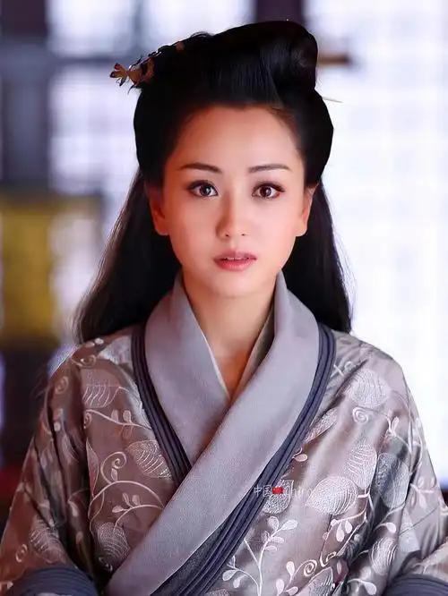 汉宣帝下诏将霍家满门抄斩，皇后霍成君质问：“陛下，为何如此绝情？”汉宣帝说：“你