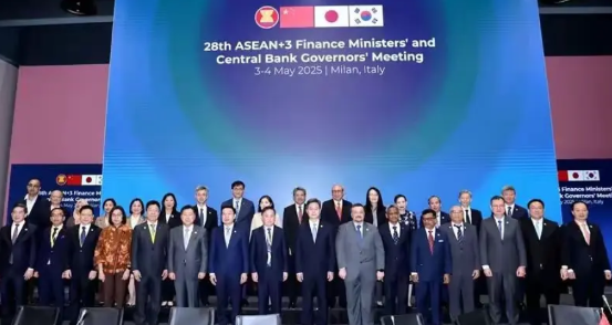 日韩菲律宾站中国，已谋好应对特朗普之策，日本罕见强硬一回第28届东盟与中日韩