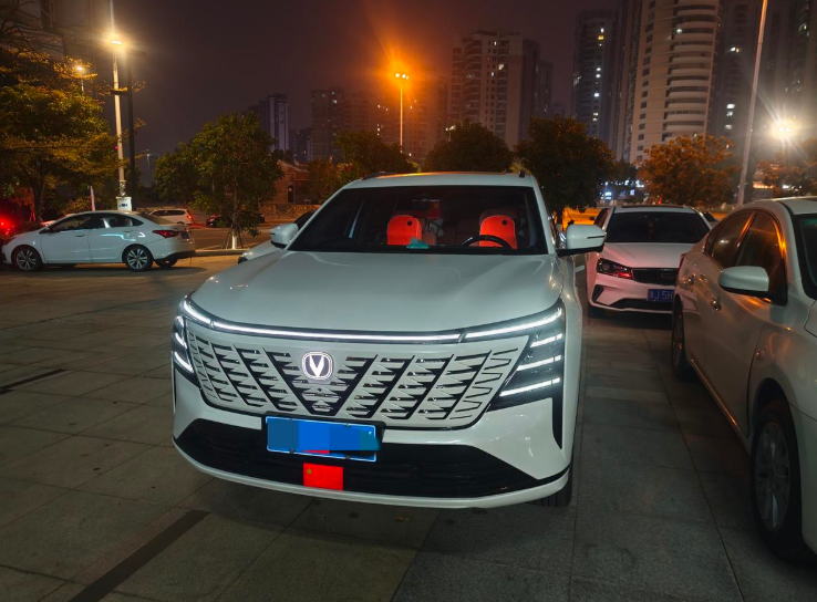 长安第四代cs75plus提车两个月感受用车体验悬挂:悬挂还行，偏舒适，过