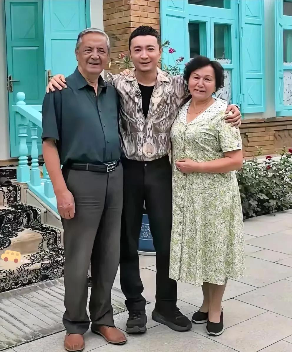 尼格买提，42岁了，该做的一样没做，没有结婚，没有老婆，也没有孩子，目前连