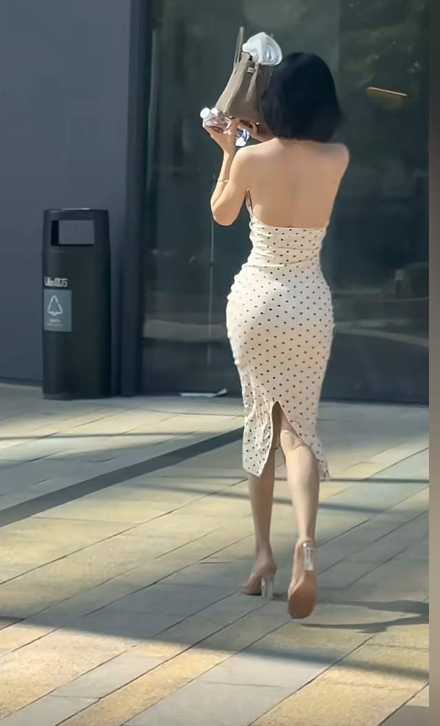 这女的好眼熟，谁认识？？？