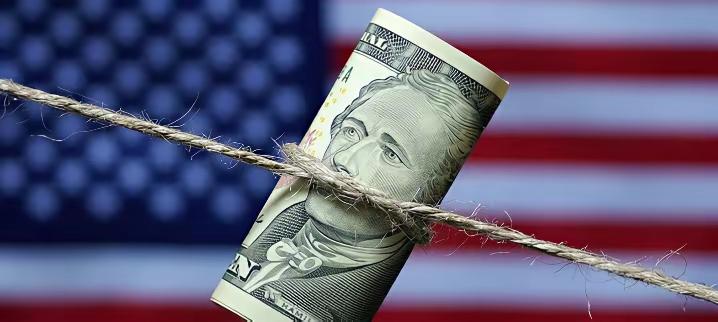 中国手里那6800亿美债，才是真正在烧心的东西！美国国债已经堆到39万亿，利息