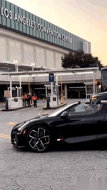 一场比赛，场上凑了五个状元。听着都吓人，对吧？结果呢，被一个叫东契奇的“微胖