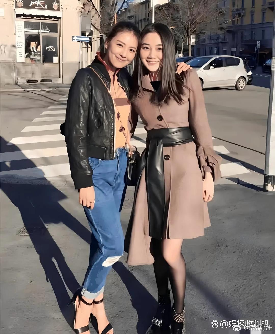 高圆圆在街头与素人合影，感觉她好瘦啊！