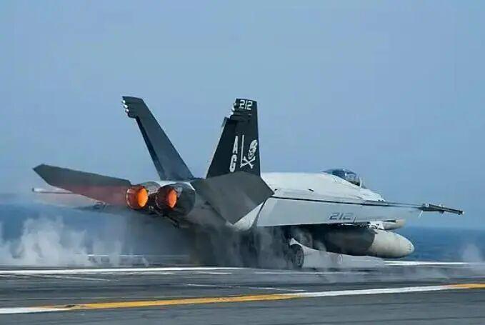 美国：不好了，岂有此理！日本：怎么了，干爹法国：大哥，怎么了英国：大哥，怎