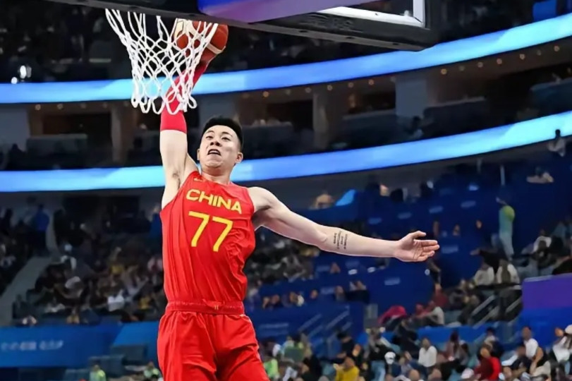 男篮负于韩国队，主要责任有二：其一，郭士强选人失当；其二，后卫发挥欠佳。郭士强