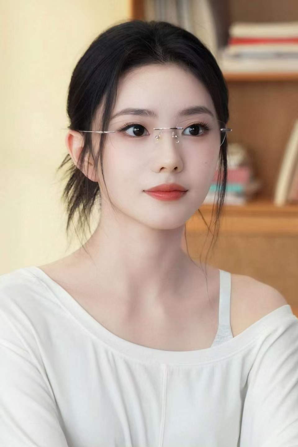 金鹤龙为刘浩存画的清冷干练妆刘浩存清冷干练妆化妆金鹤龙哇好高智的存子