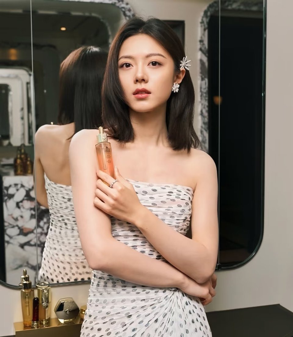 美美美赵今麦