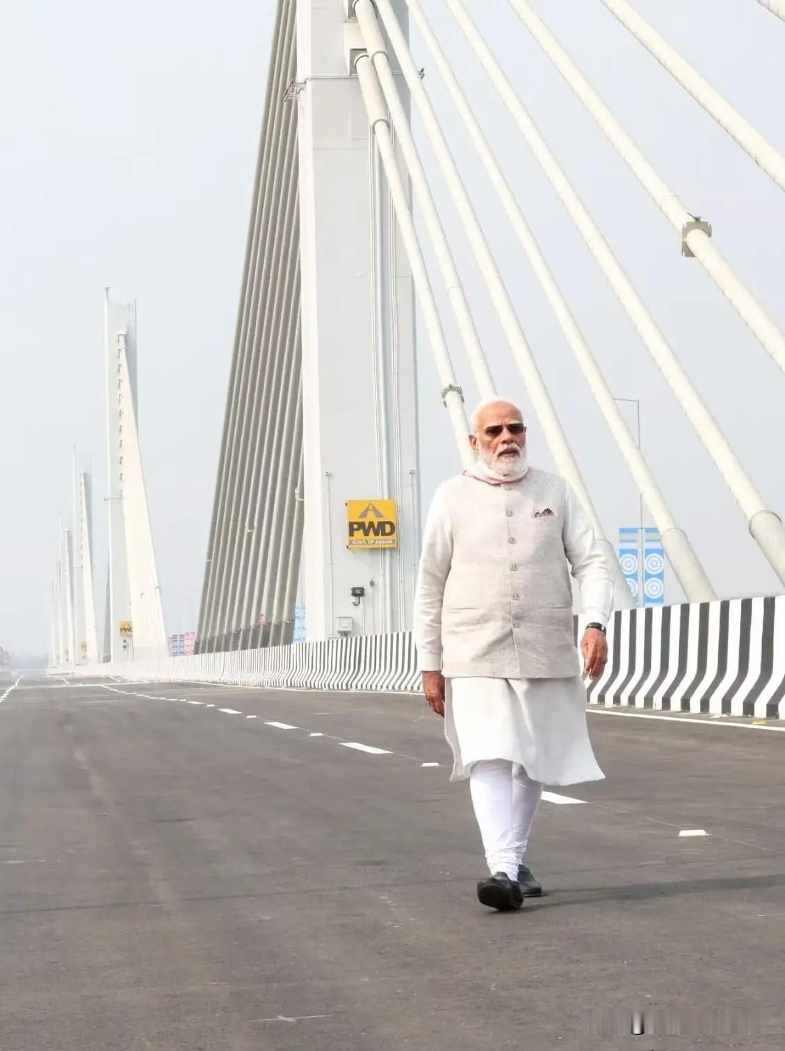 没想到，印度真拿世界第一！莫迪曾去剪彩的杰纳布大桥，已经超过了贵州纳界河大桥