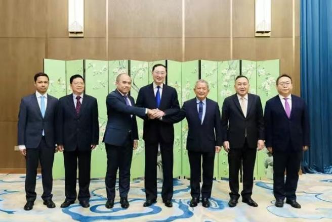 中方再赴柬泰调停！7个月战火终见转机，这波操作太圈粉谁能在剑拔弩张的边境冲